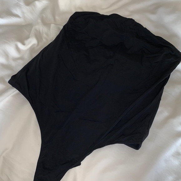 Babaton Tube Bodysuit 🖤 - Picture 1 of 4